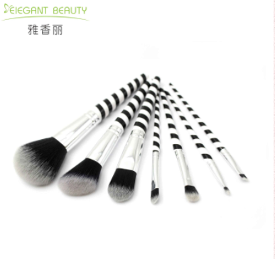 化妝的時候需要哪些工具？