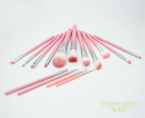 沒(méi)有水怎么清洗化妝刷？