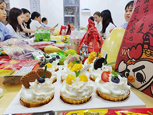 雅香麗化妝用品（深圳）有限公司，八月九月生日會(huì)福利！借此慰勞每一位員工對(duì)工作的辛勤勞作以及用心盡責(zé)!