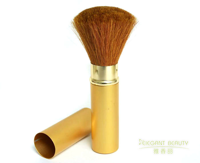 作為化妝刷生產(chǎn)廠家，你們?nèi)绾未_保每一把刷子的質(zhì)量？