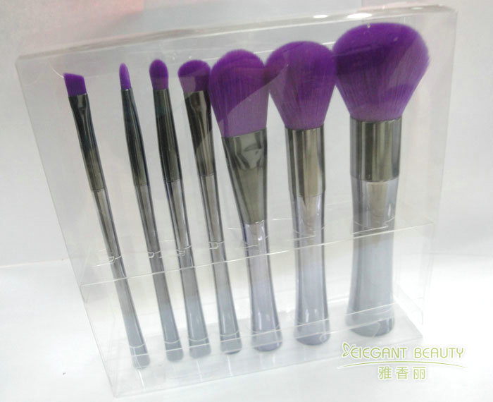 成套化妝刷一刷多用，提升化妝效率